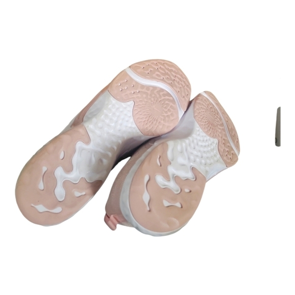 Nike Women's Renew In-Season TR 12 Premium Training Walking Running Sneakers 10 - Picture 4 of 10